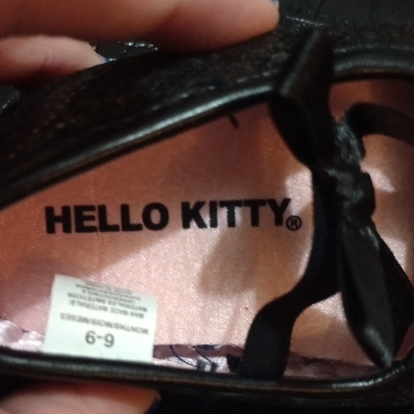 Hello Kitty Black and Pink Slippers with Iconic Design - Picture 2 of 8